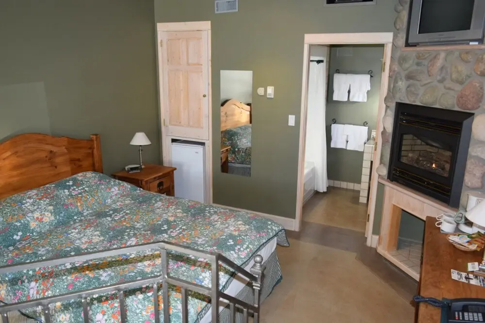 Retreat Wilderness Inn