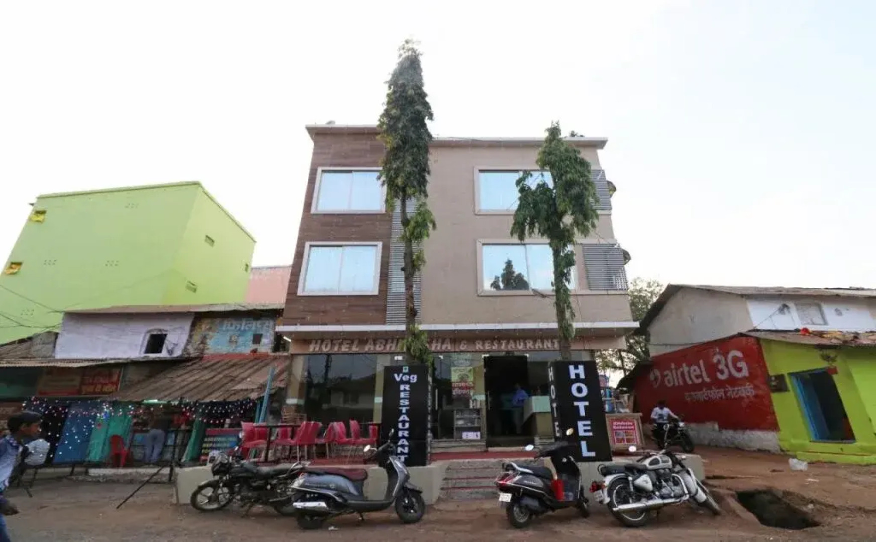 Hotel Abhilasha by OYO Rooms