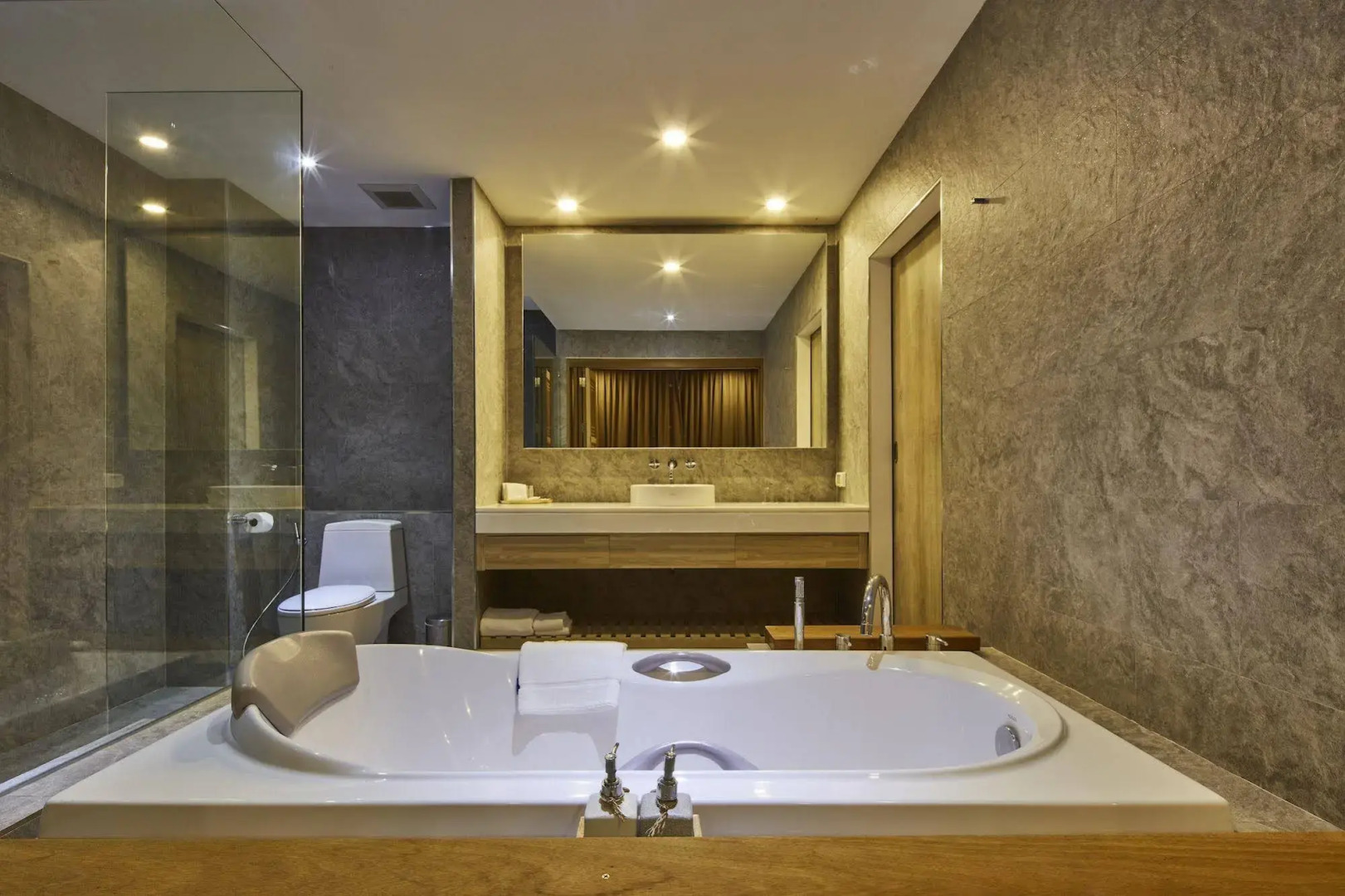 Serenity Hotel Spa & Onsen