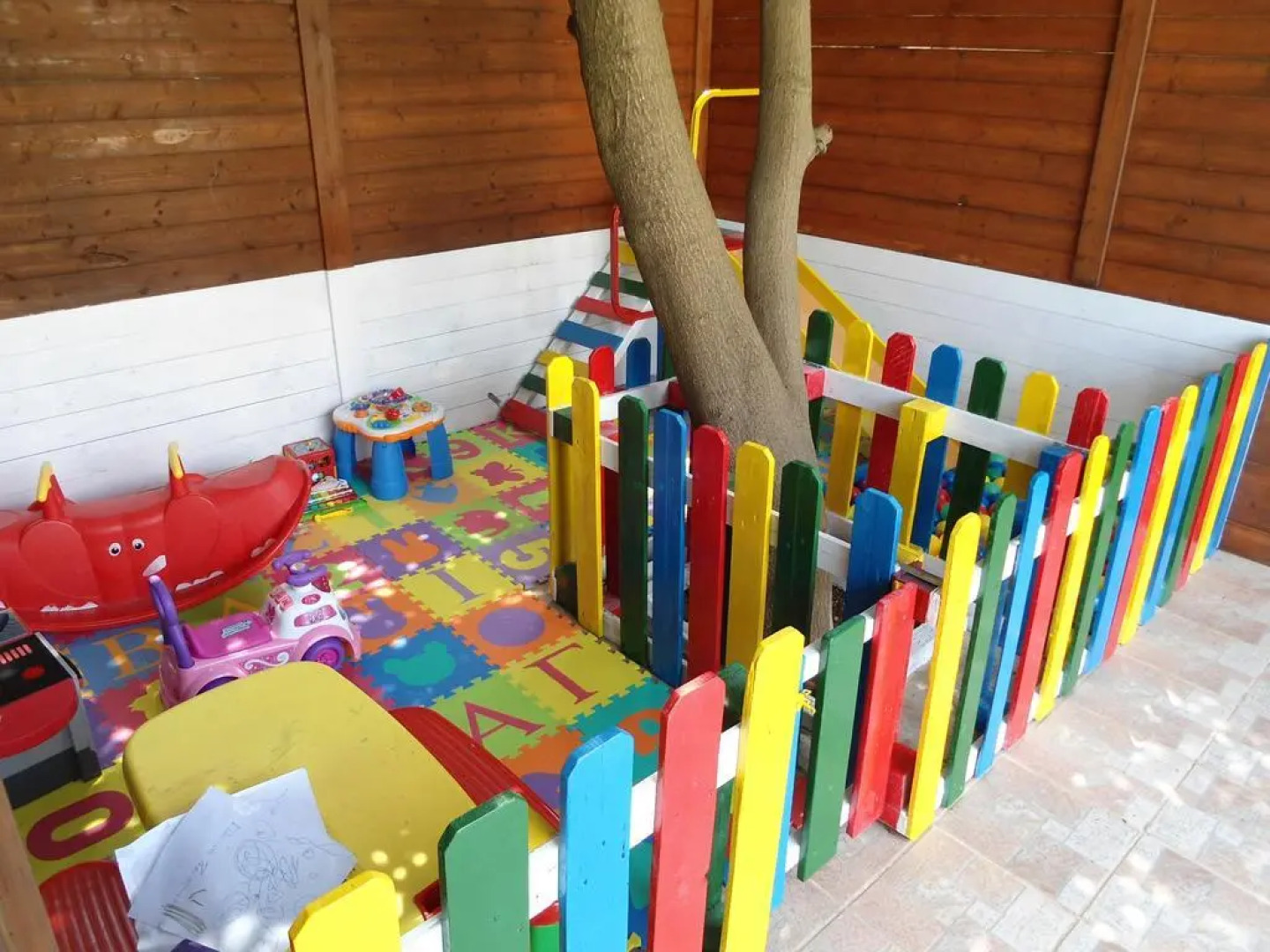 Evi Apartments And Studios