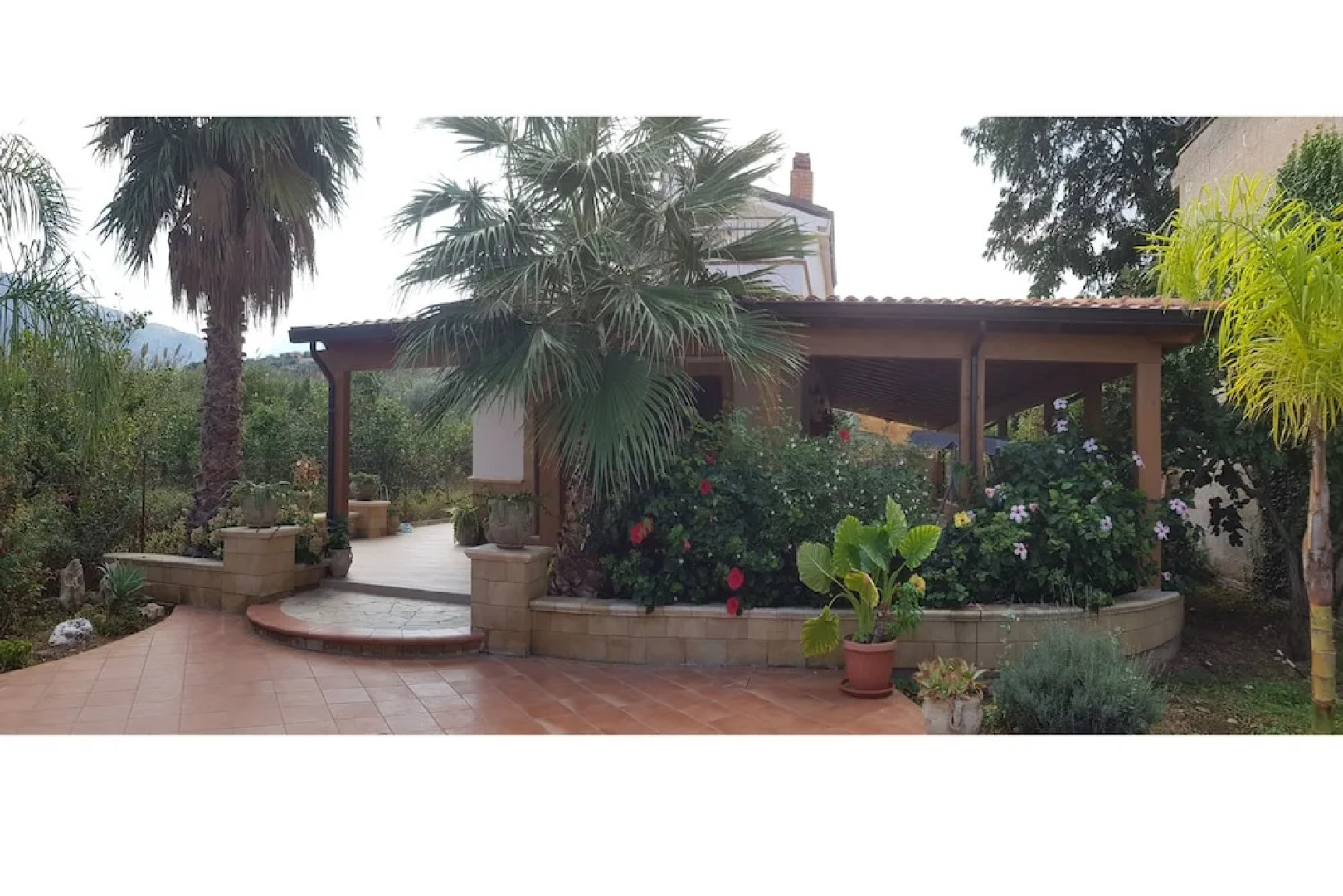 Luxurious villa at shore