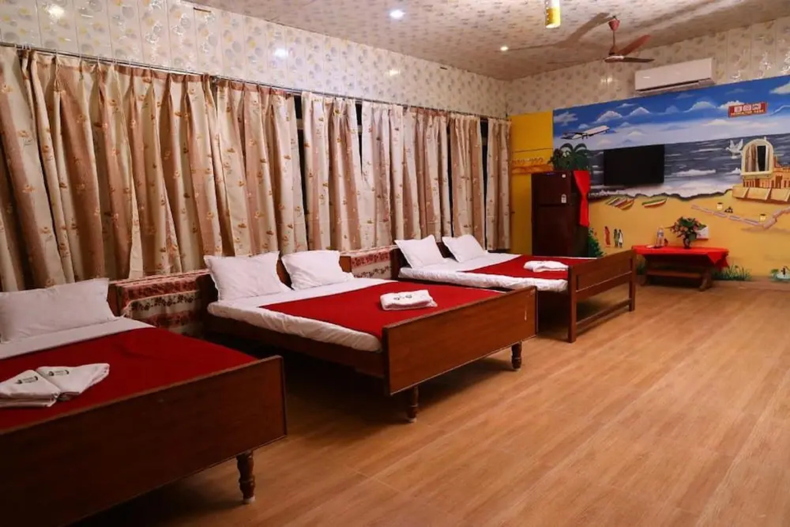 Royal House And Park