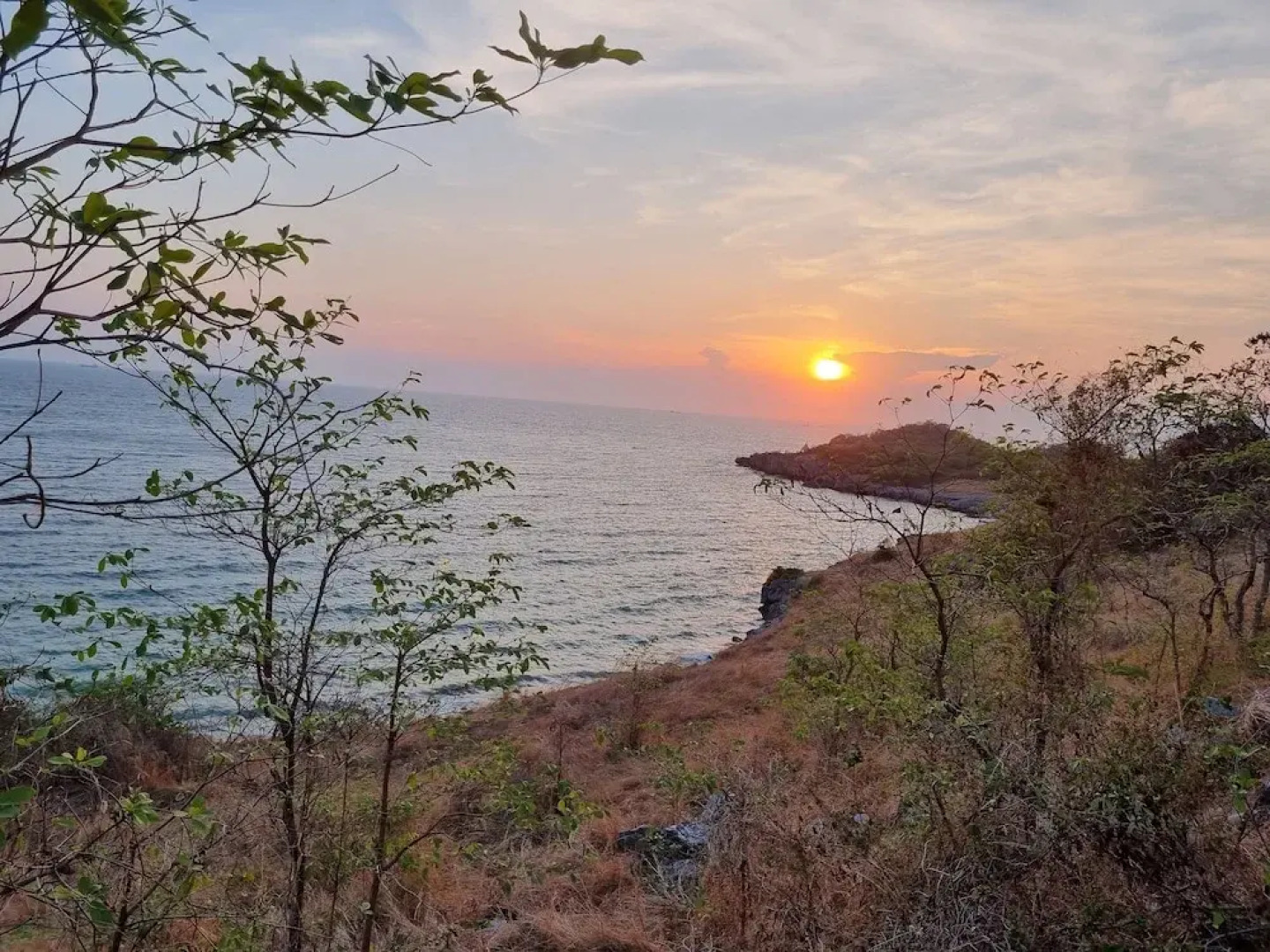 Sawasdee Sichang Resort