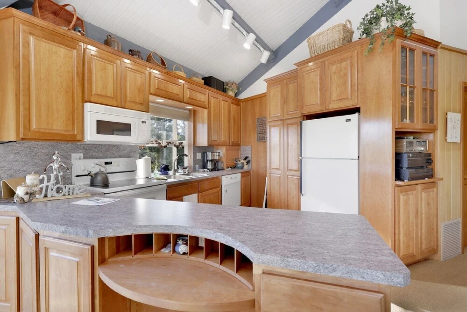 2168-piney Ridge Dome Home 3 Bedroom Home by RedAwning