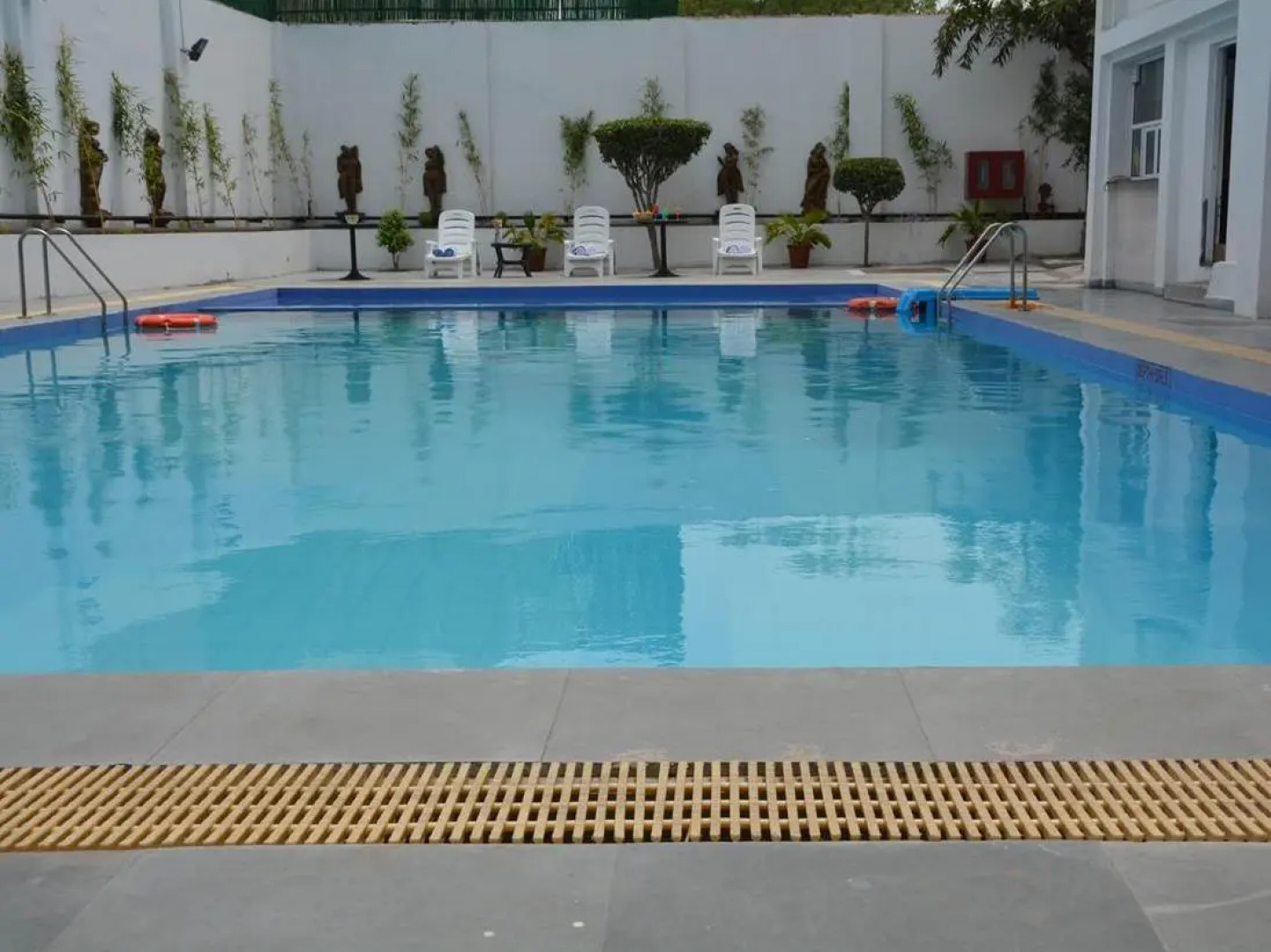 Vibe By The Lalit Traveller