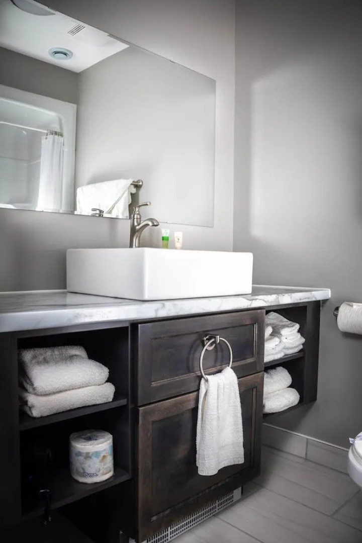 Newfound Inn & Suites