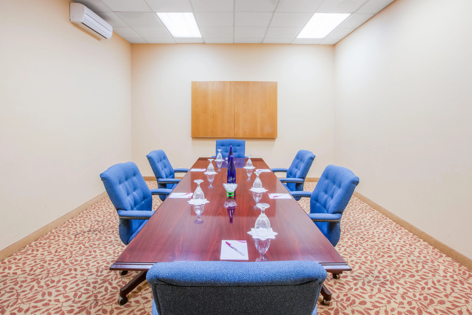 Crowne Plaza Hotels & Resorts Reading