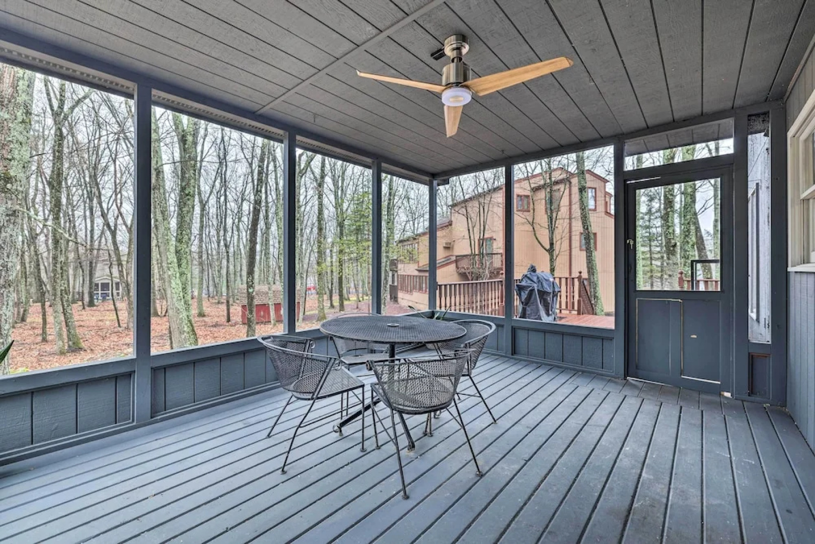 Hot Tub, Game Room & Fire Pit: Poconos Retreat