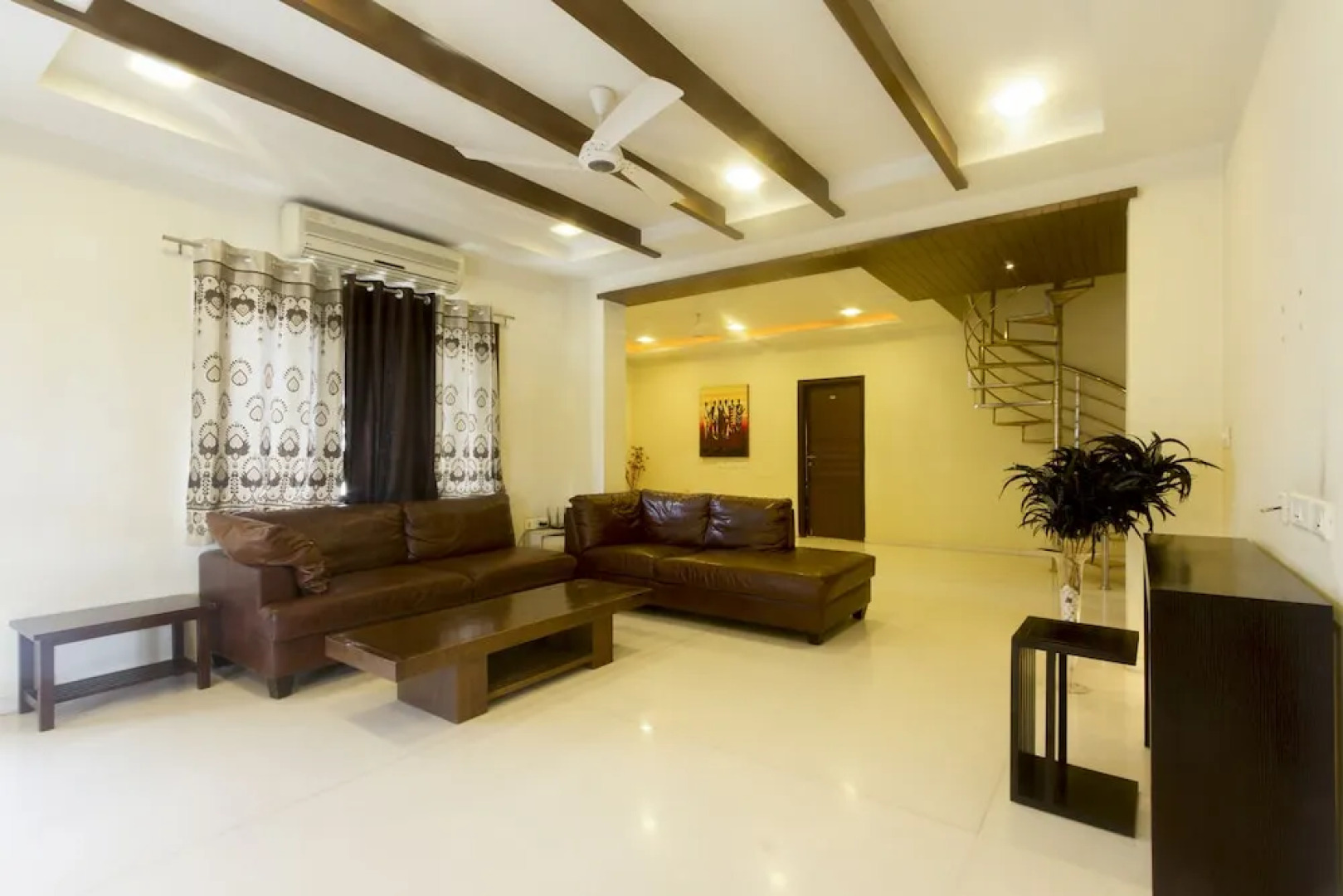 FabHotel Vibrant Jubilee Hills
