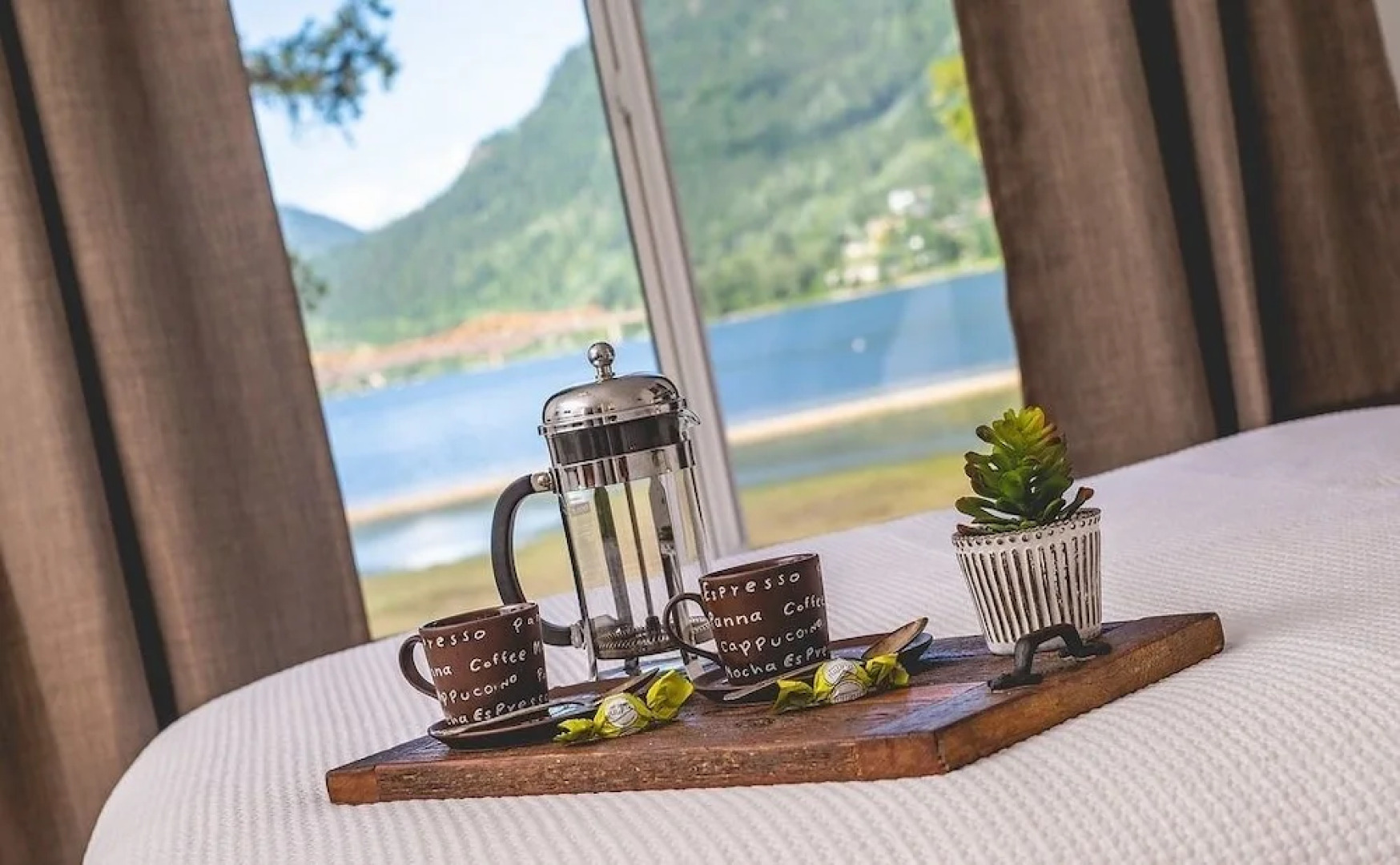 Lakeshore Boutique Inn Inc.