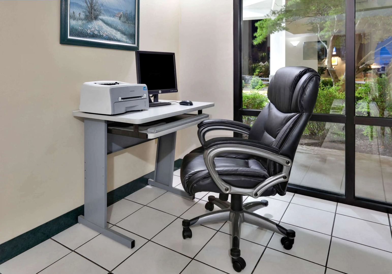 Days Inn & Suites by Wyndham Bentonville