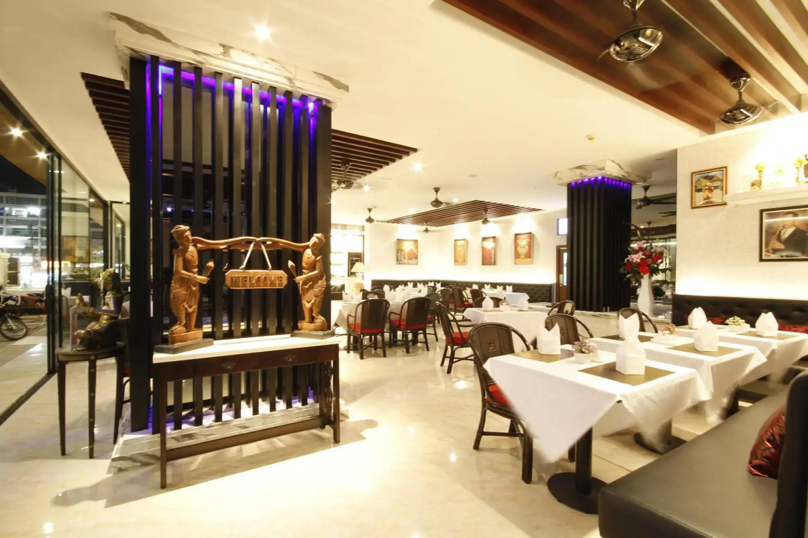 Hemingways Silk Hotel