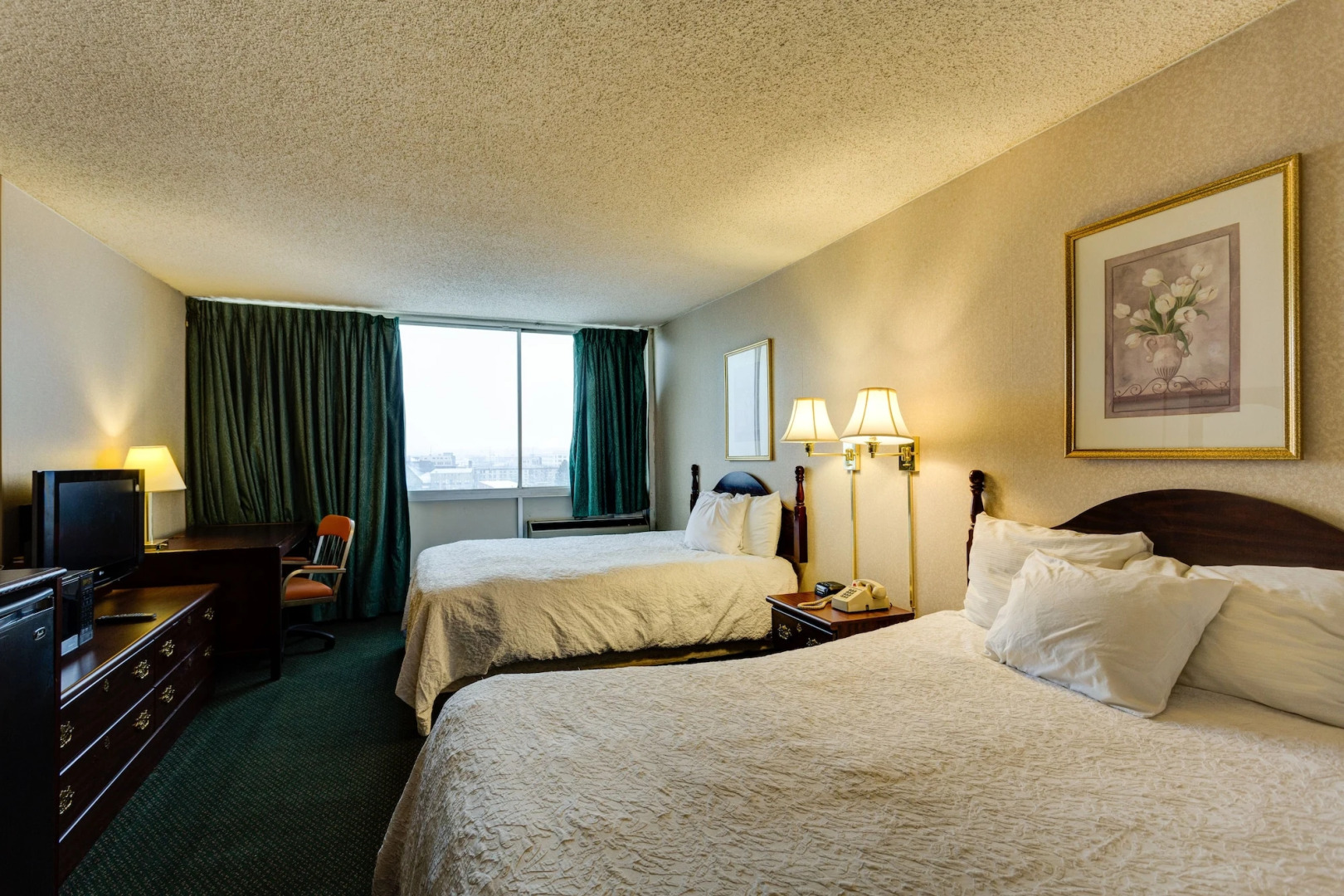 University Hotel and Suites