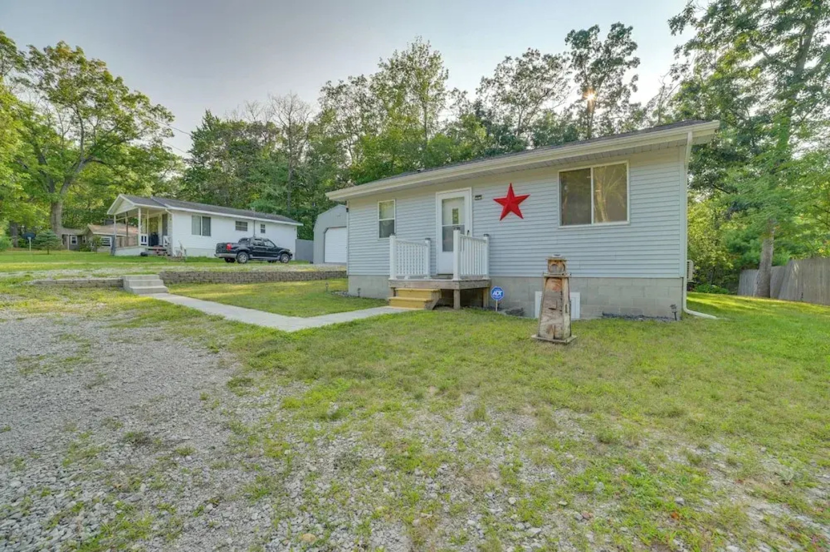 Quiet Family Home w/ Yard < 1 Mi to Houghton Lake!