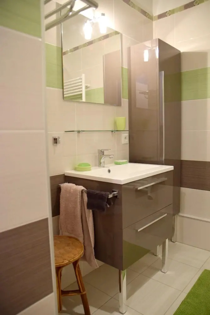 House With 2 Bedrooms in Vaux-sur-mer, With Pool Access, Enclosed Gard