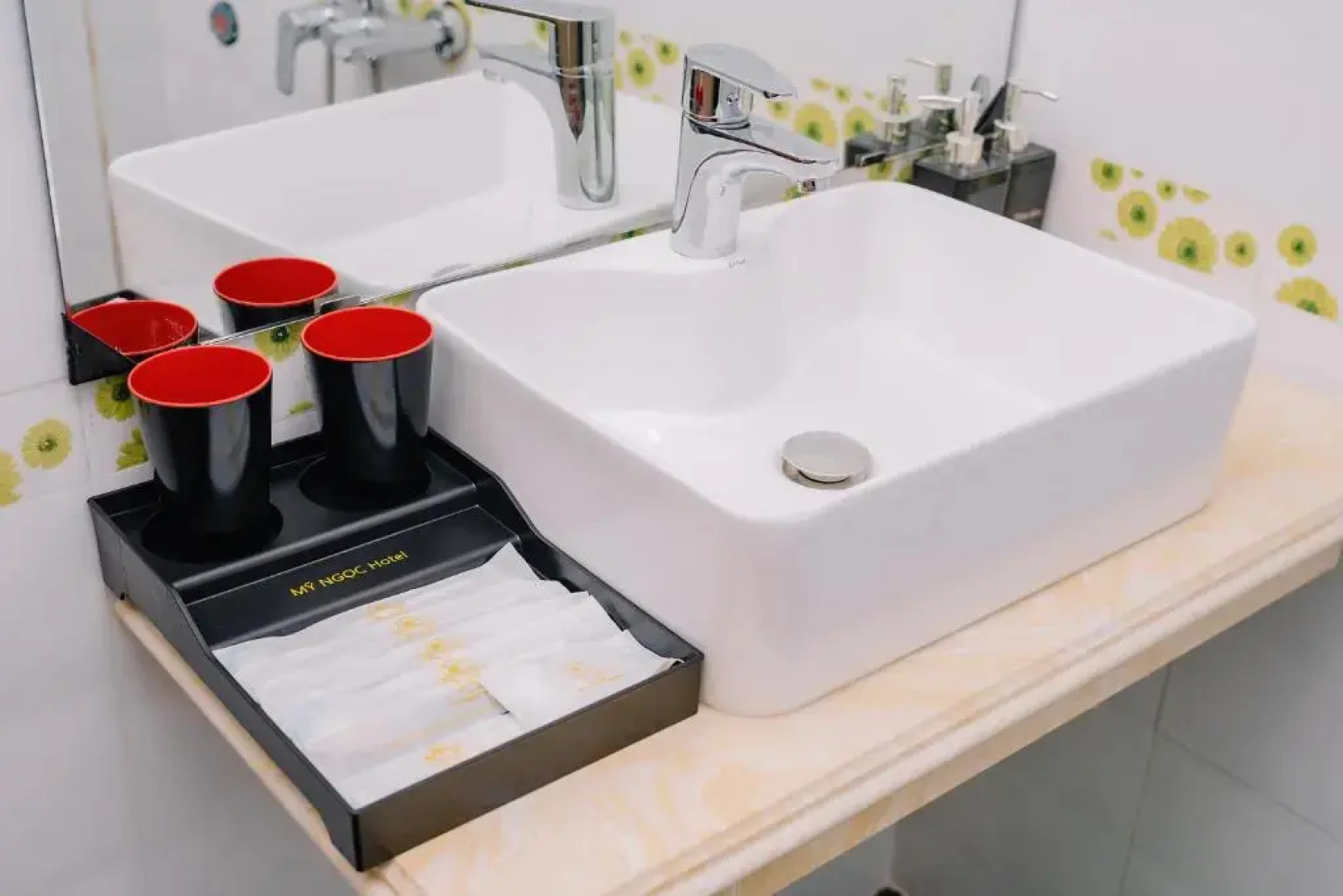 Cat Ba Seaview Hotel