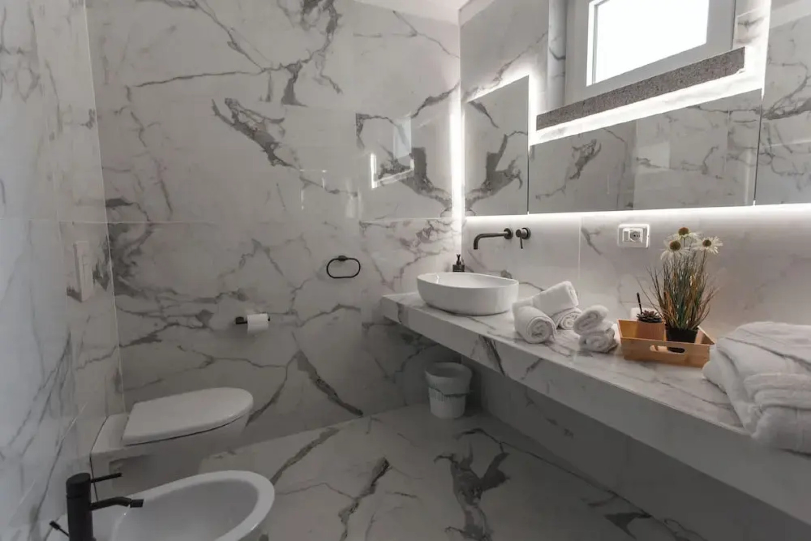 Alexander House Hotel