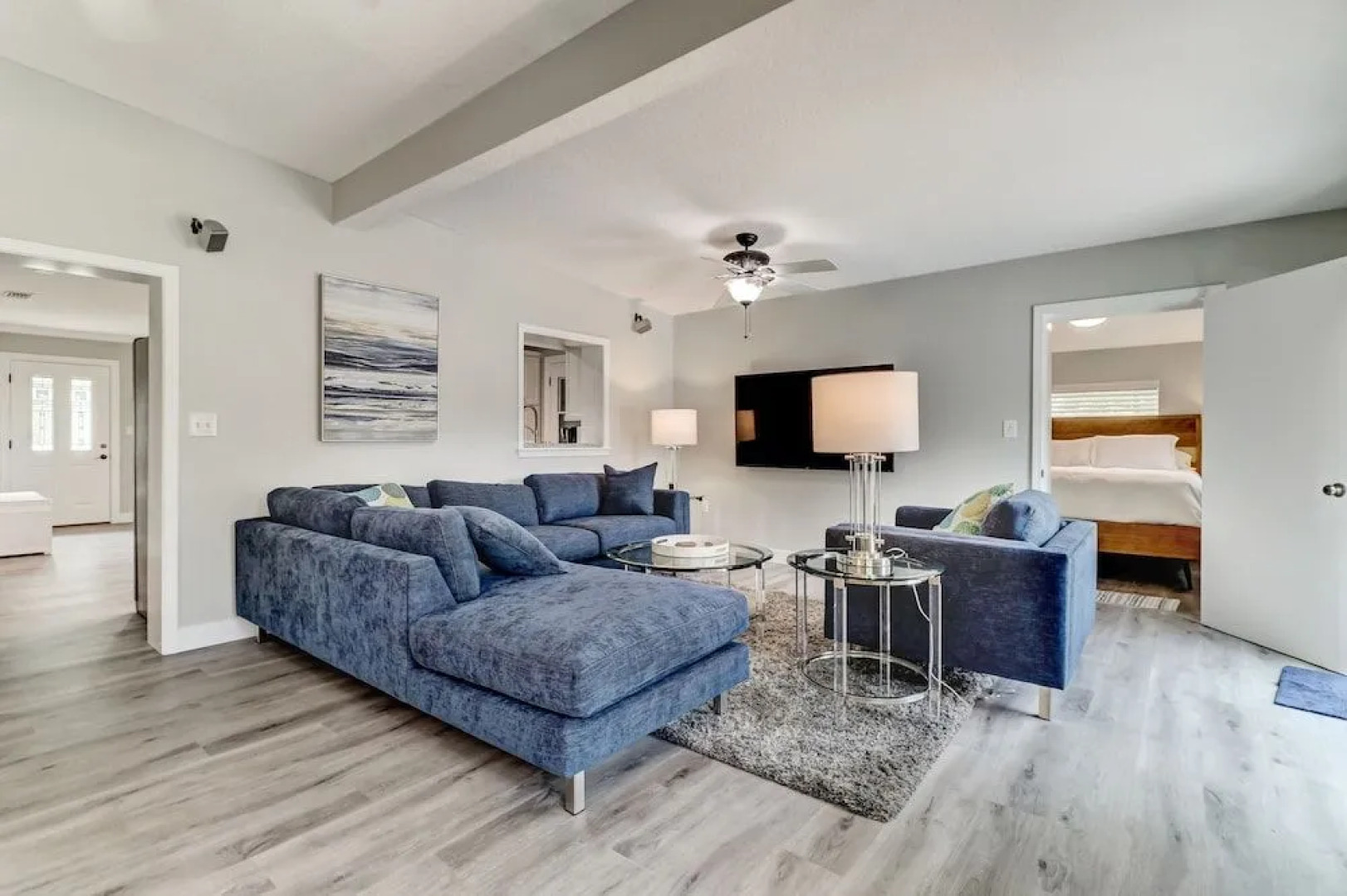 Private Pool Oasis, Walking Distance to the Beach