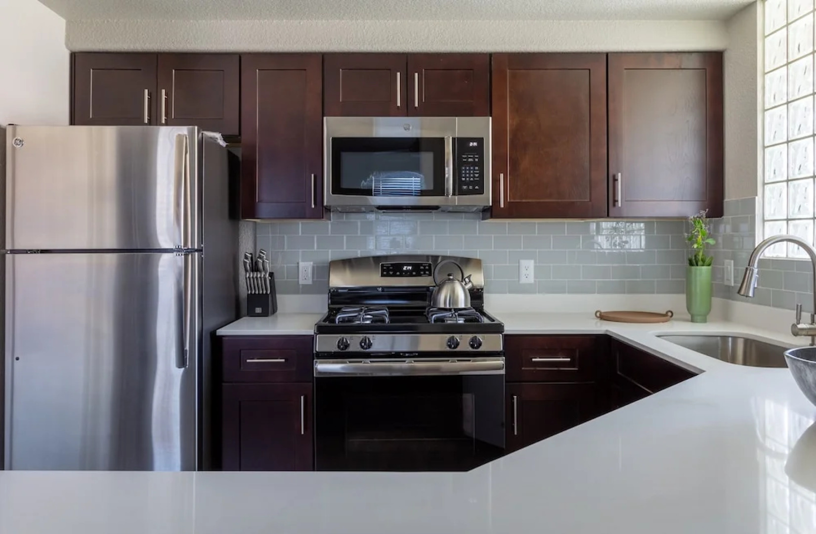 Domio Tempe Hip 2BR Balcony