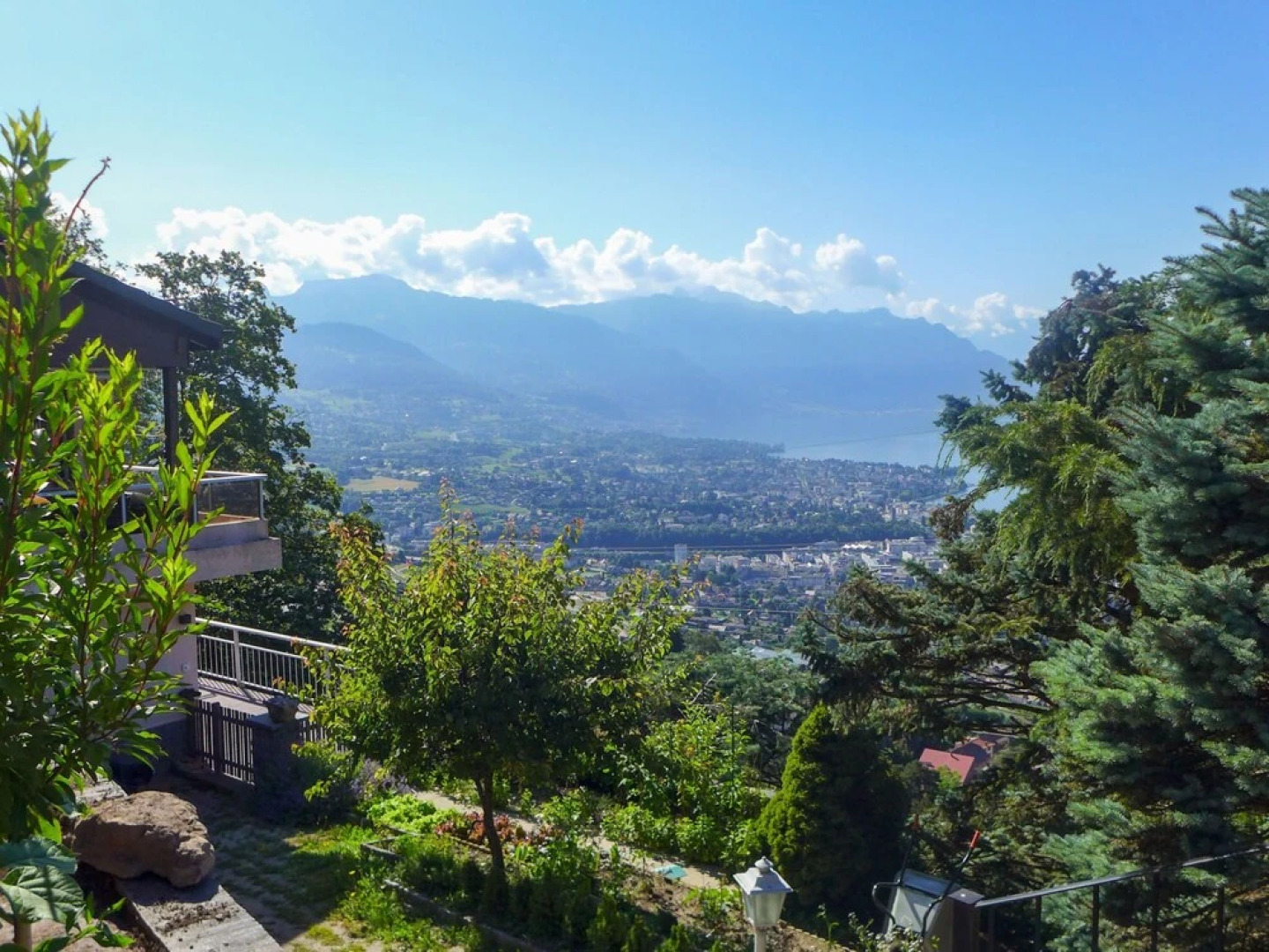 Noisette Chardonne in Chardonne