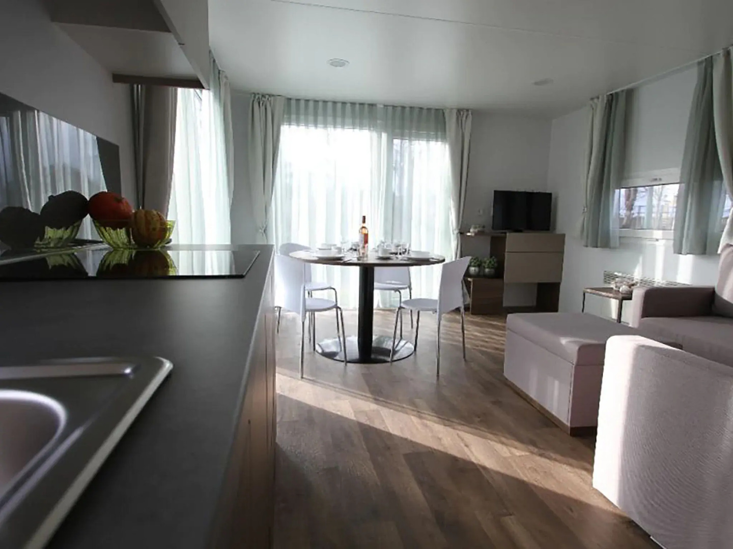 Comfortable air-conditioned chalet in a holiday park on the Gulperberg