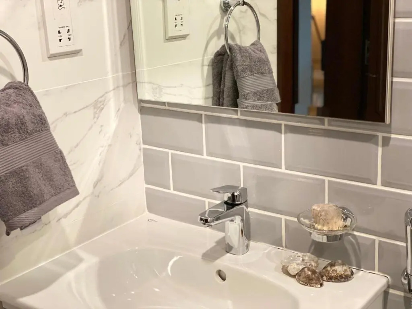 SL19 Lovely 2-bedroom apartment with gorgeous garden and south lagoons view