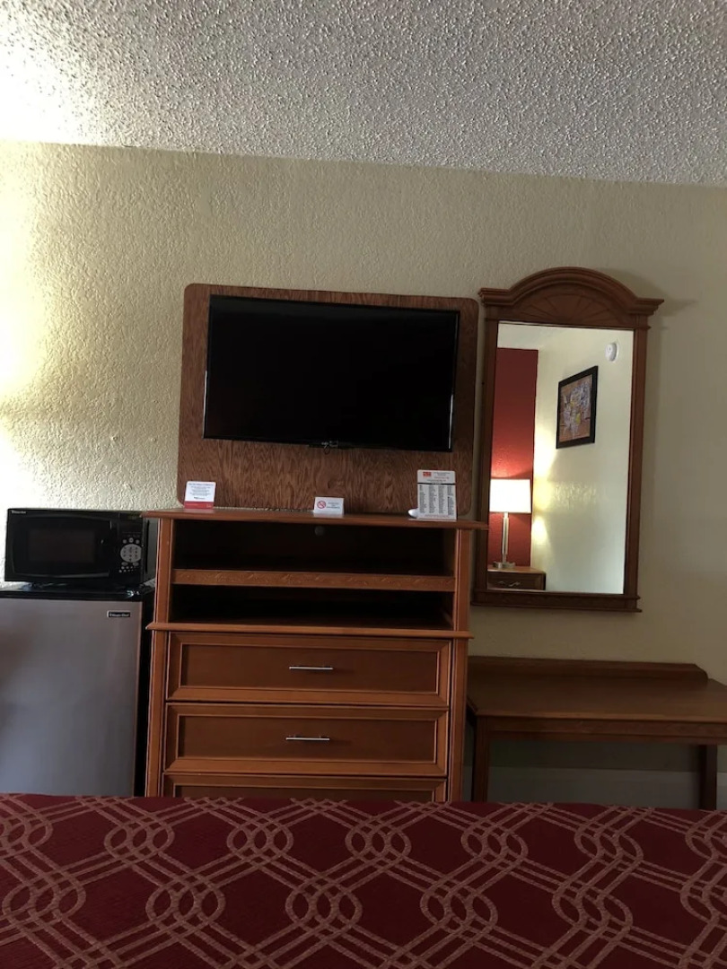 Red Roof Inn Pine Bluff