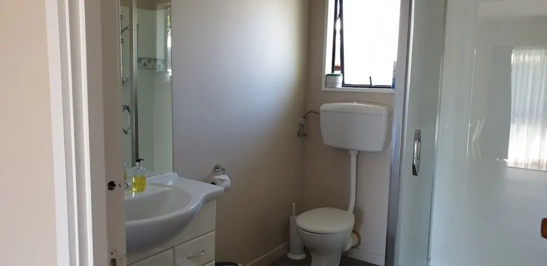 Commodore Motor Lodge