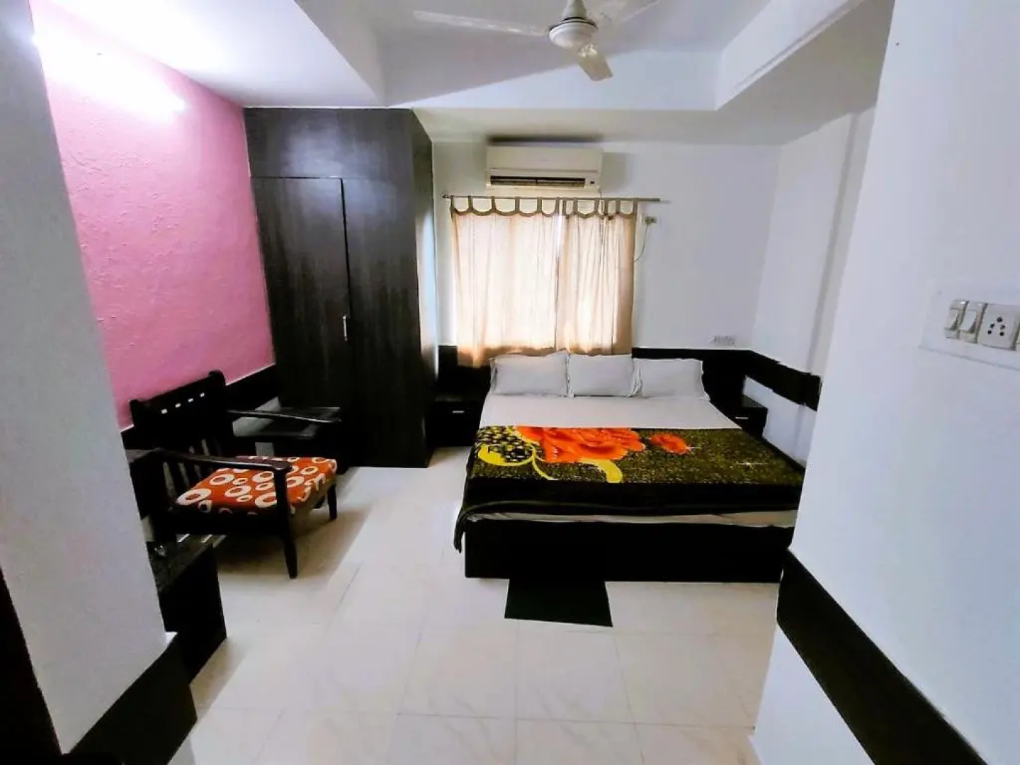 STAYMAKER Chakra Nayan Tara Sonu Inn