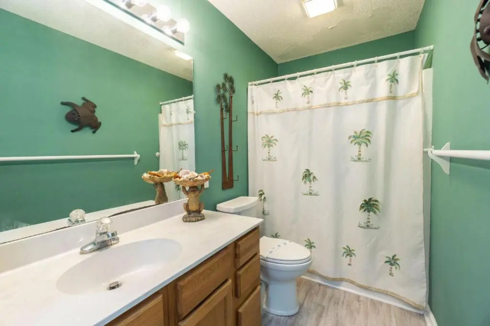 See Otter by Oak Island Accommodations