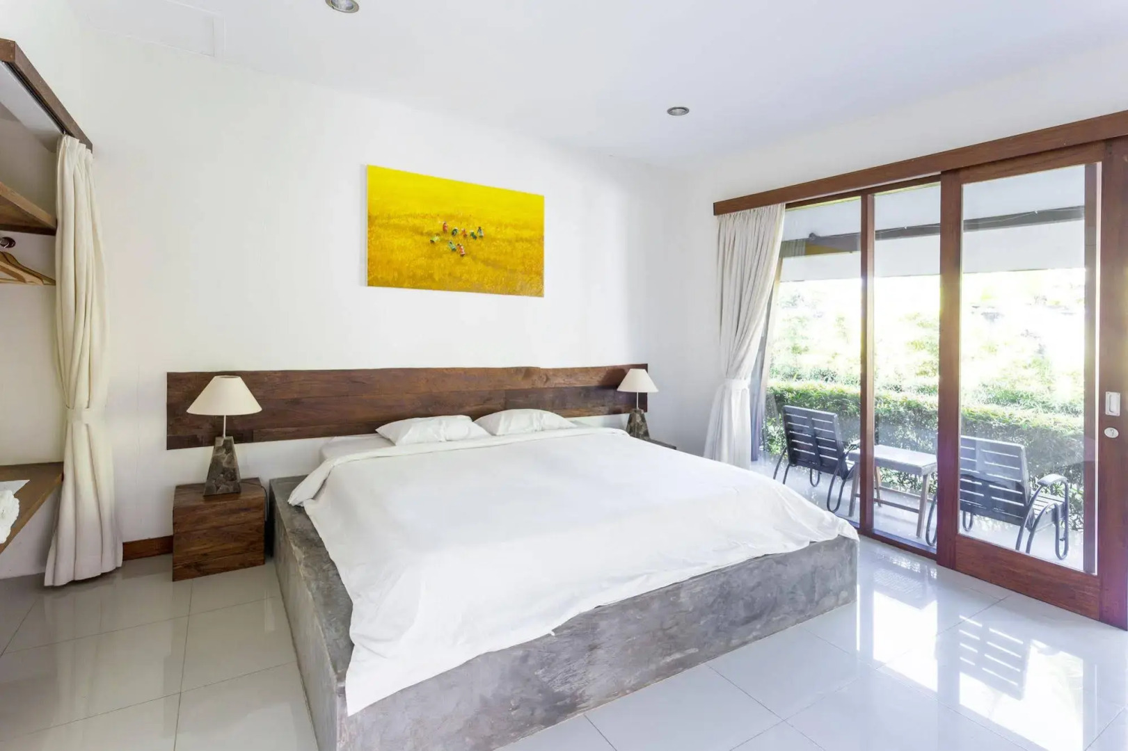 Big Brother Surf Inn