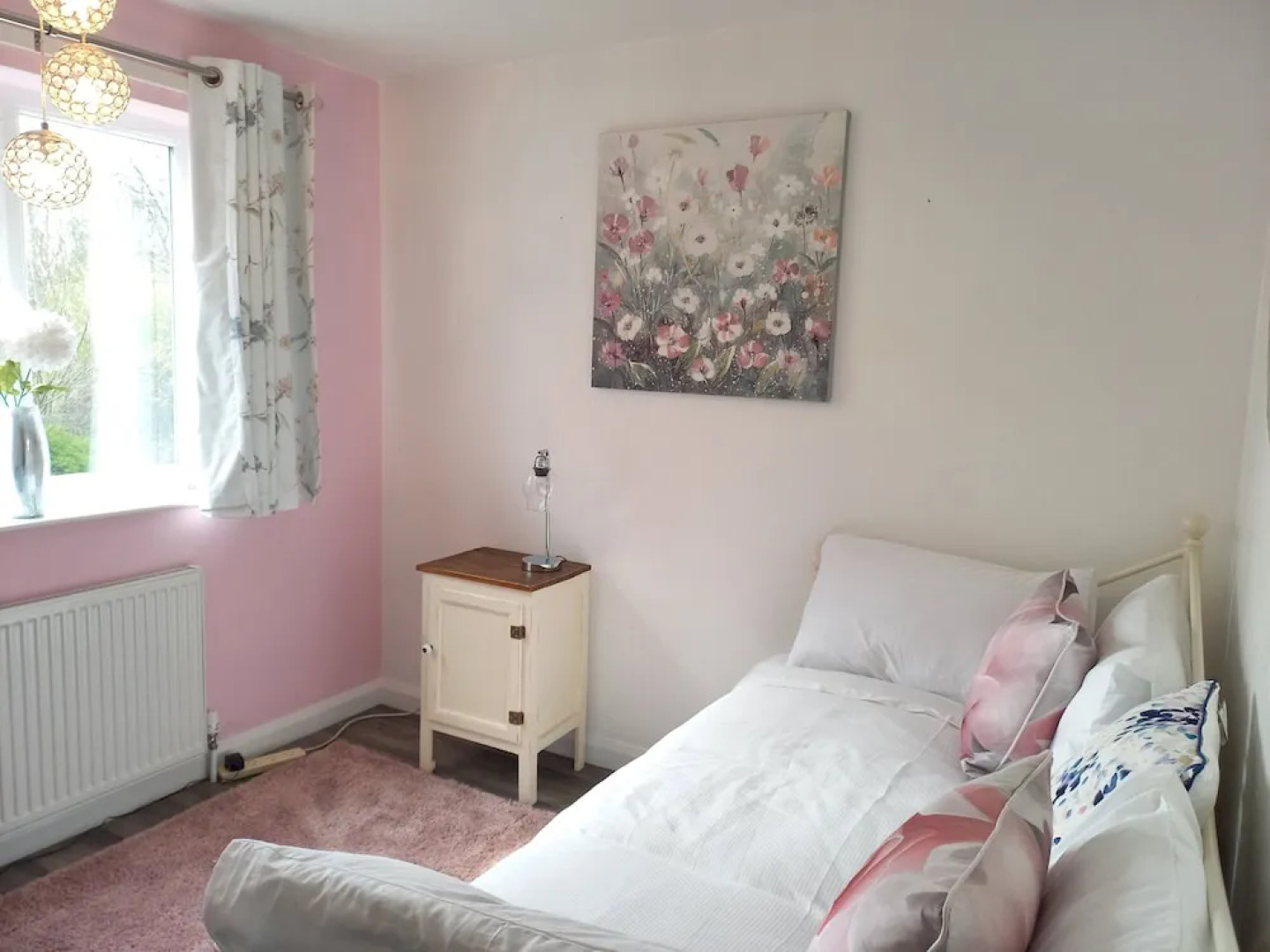 Charming Wentworth Lodge With Countryside Views