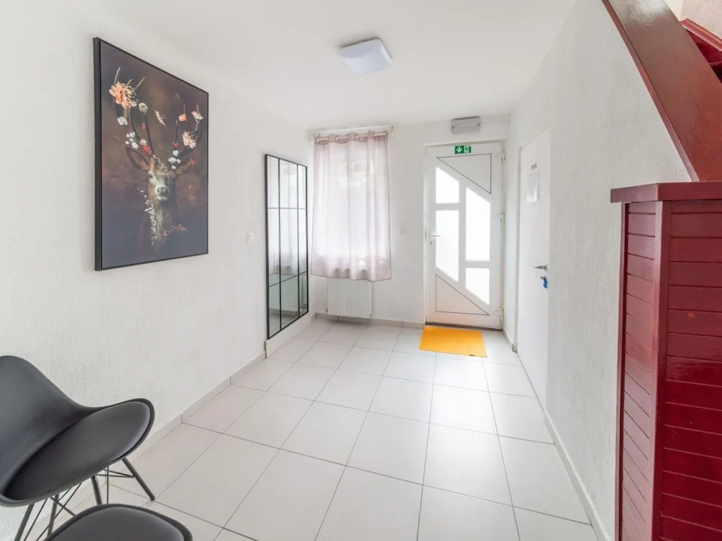 Family Villa Near Lake