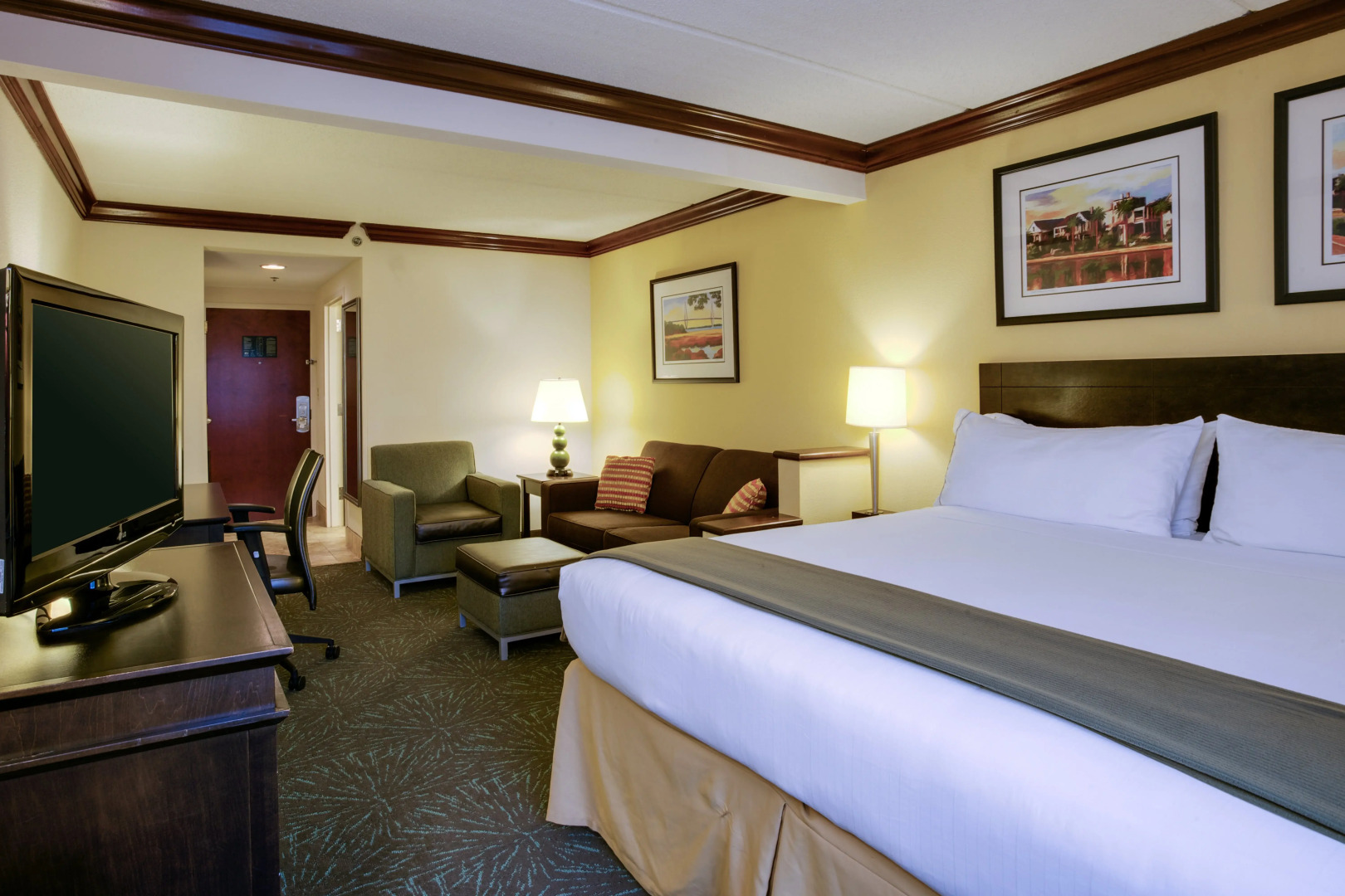 Holiday Inn Express & Suites Charleston - Northwoods by IHG