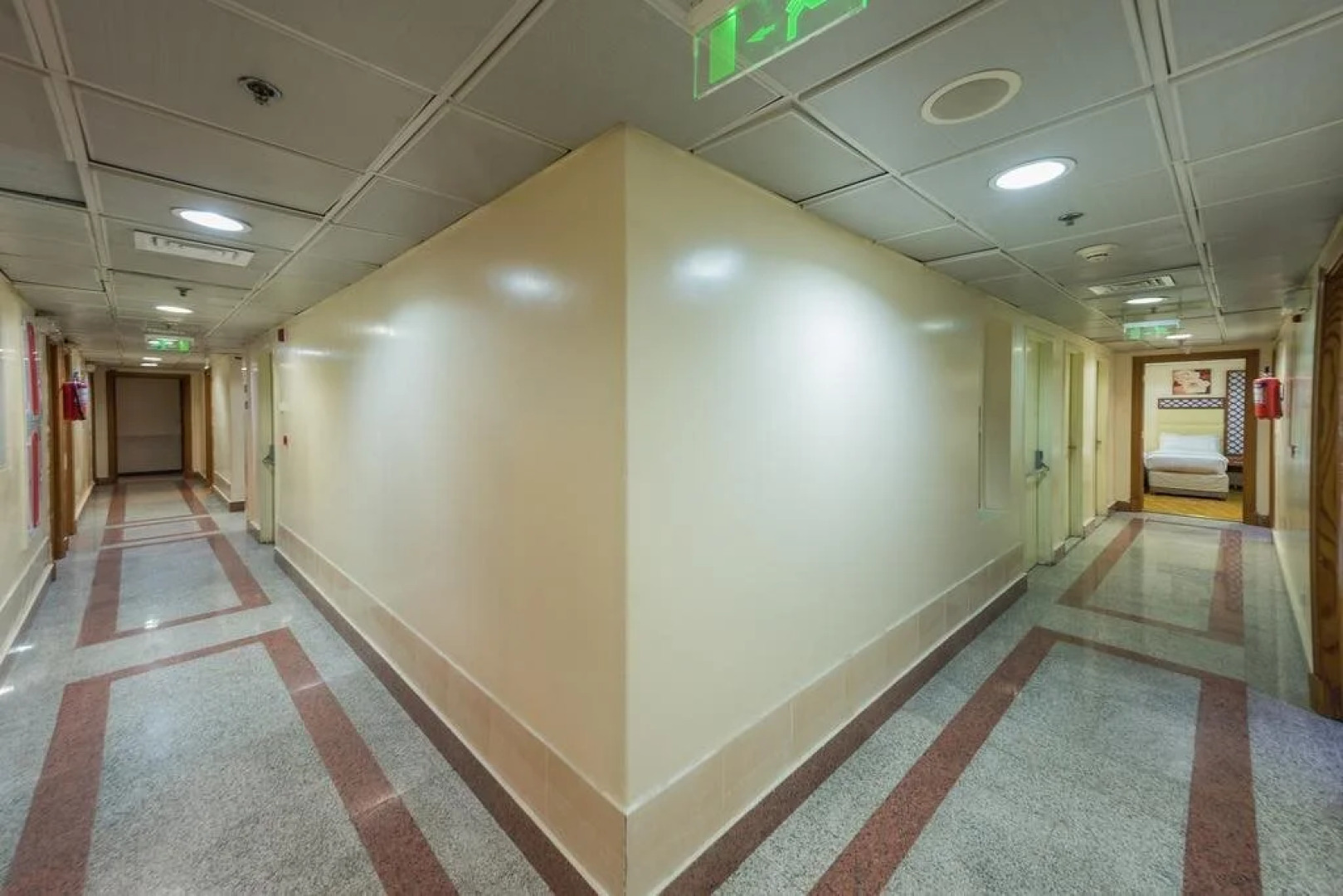 Al Mokhtara Golden Hotel