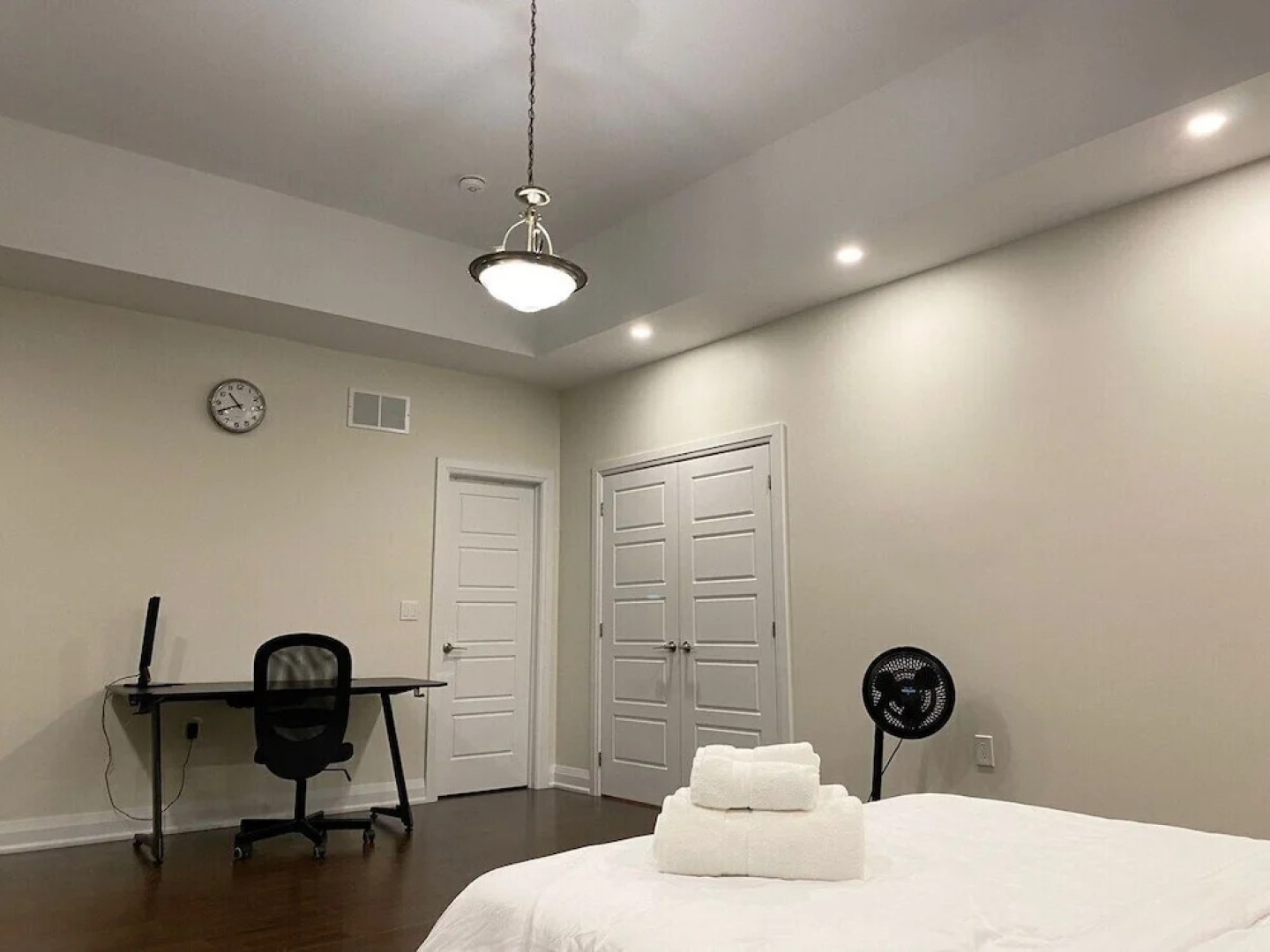 Dazzling Home Next to Beach & Go Station