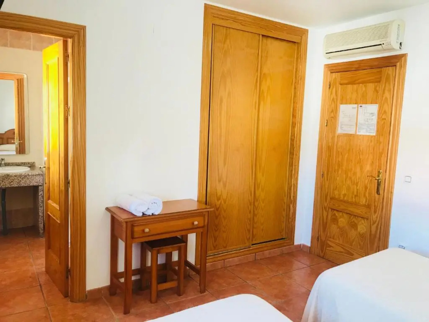 Hostal Restaurante Ecuador