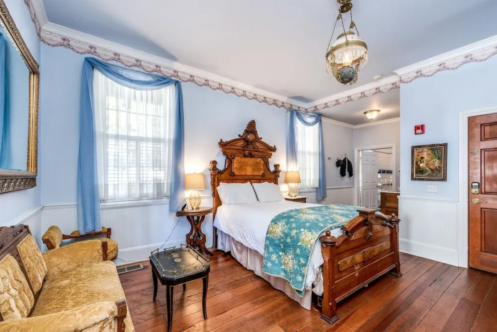 The Dutch Flat Hotel