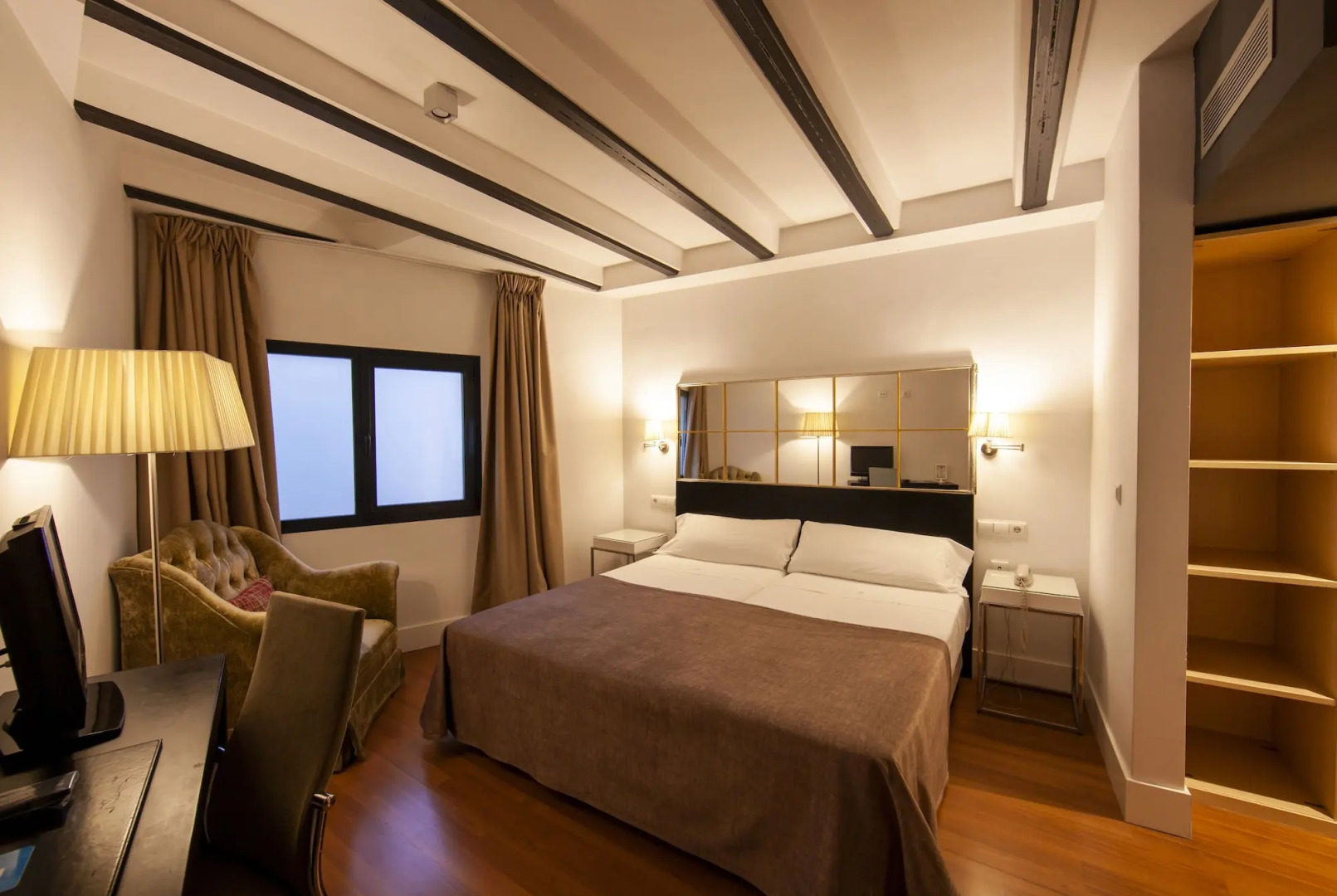 Hotel YIT El Postigo