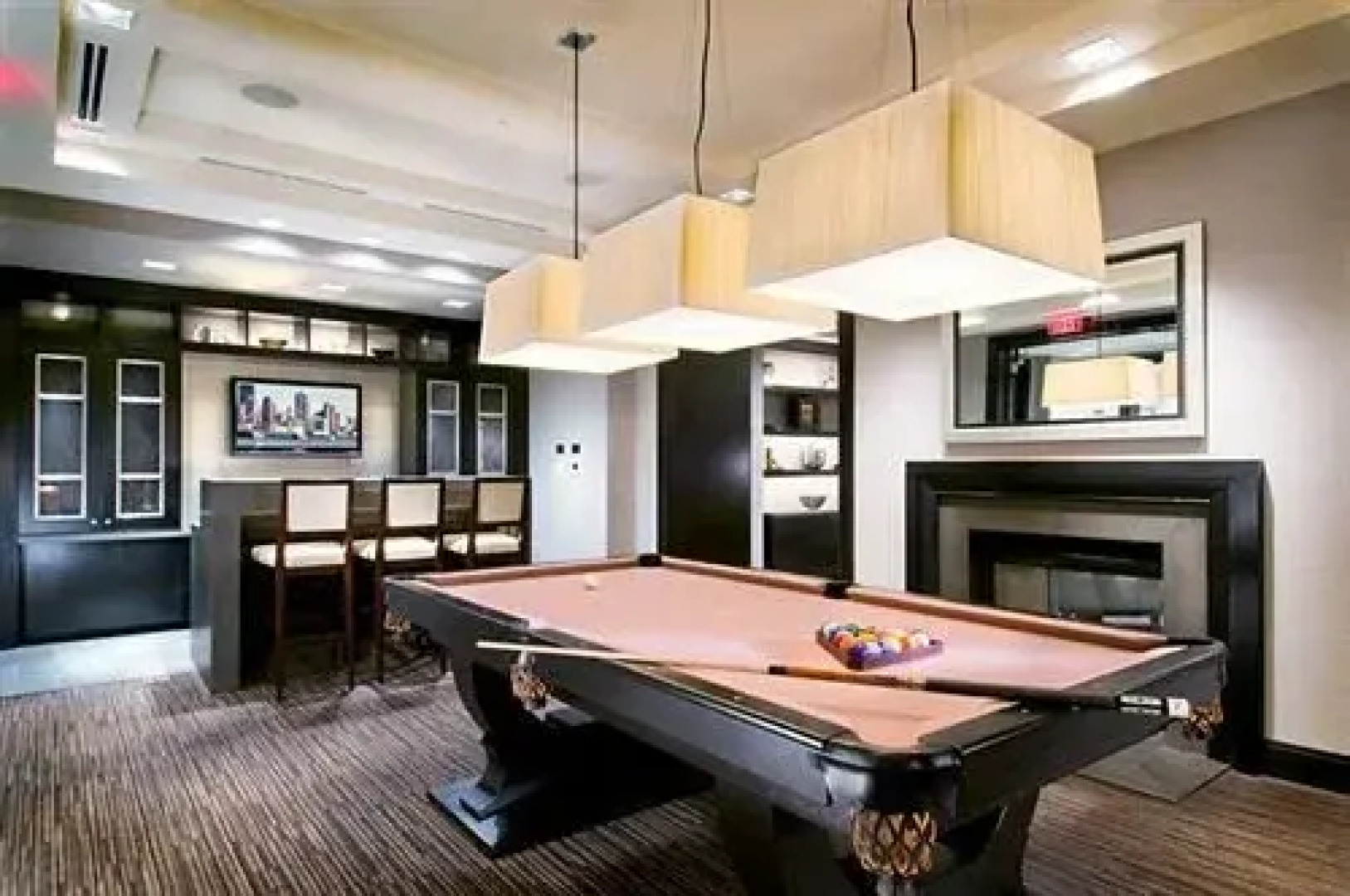 The Mcqueen - Self-Catered Apartment