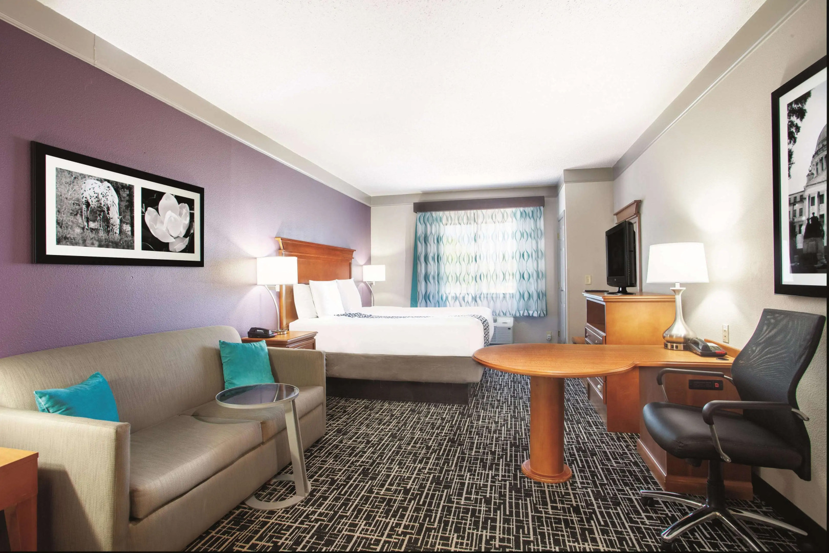 La Quinta Inn & Suites by Wyndham Jackson Airport