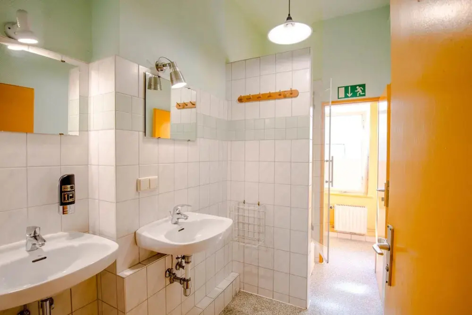 Alcatraz Backpacker Hostel