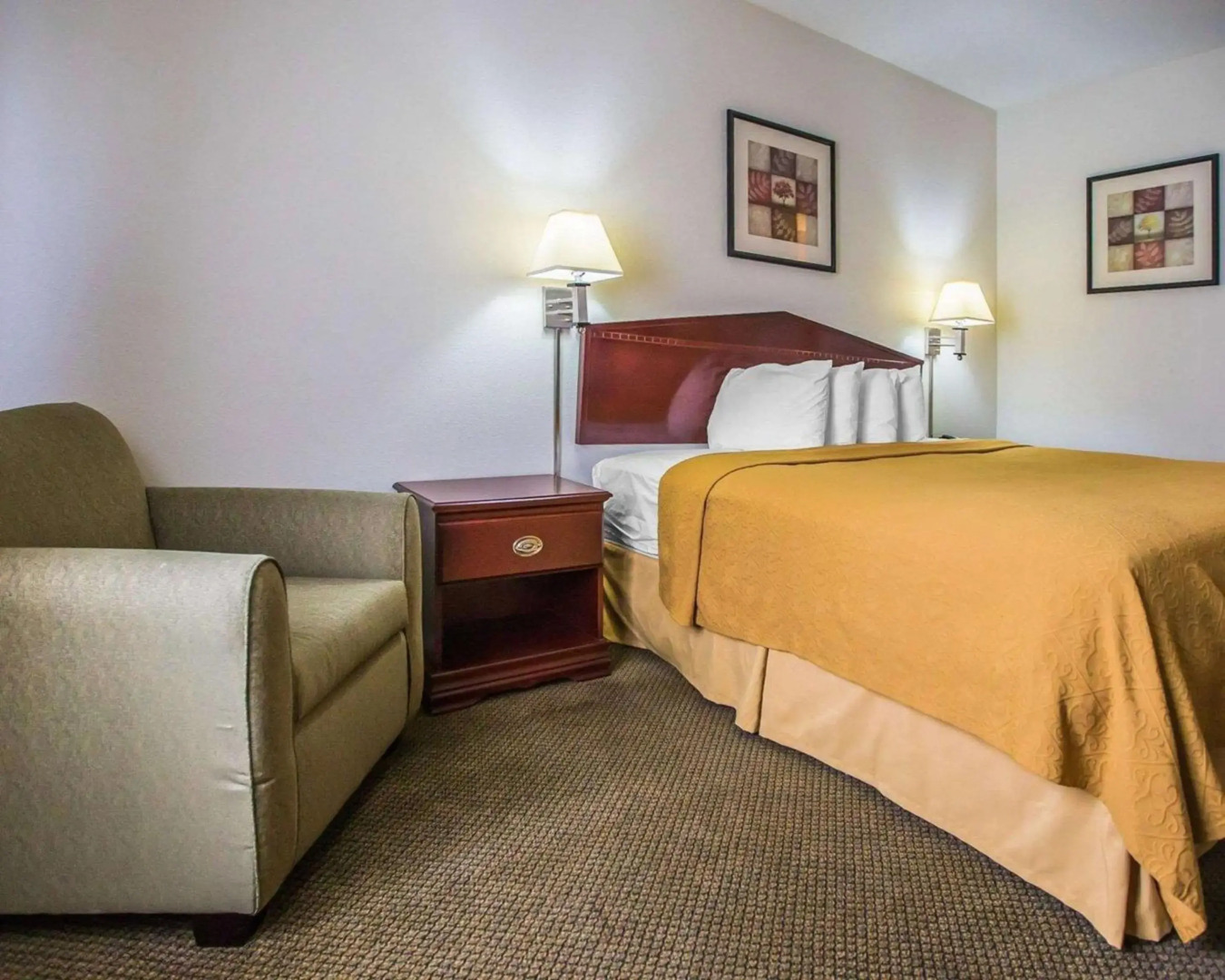 Quality Inn Peru near Starved Rock State Park