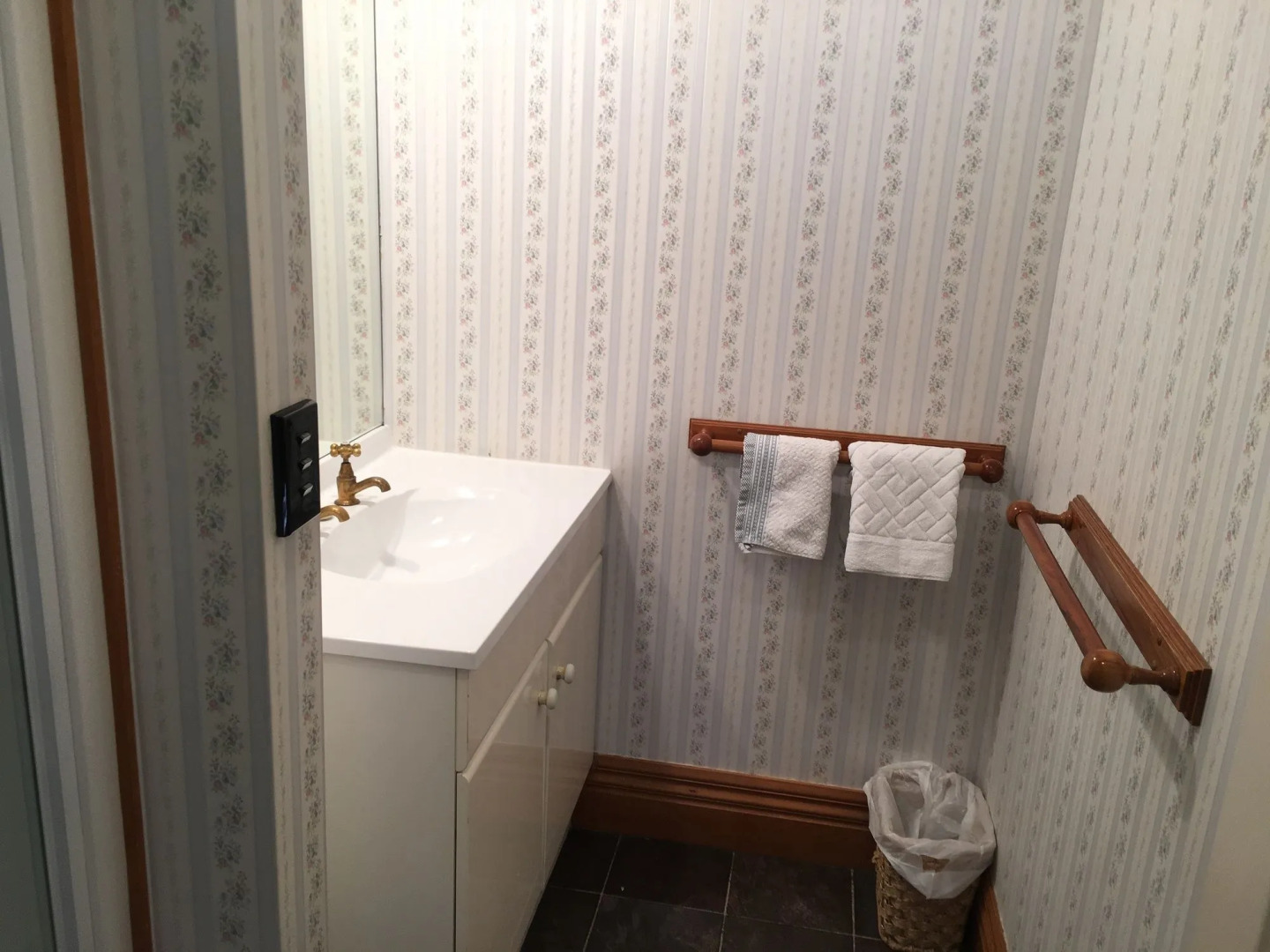 Settlers Cottage Motel