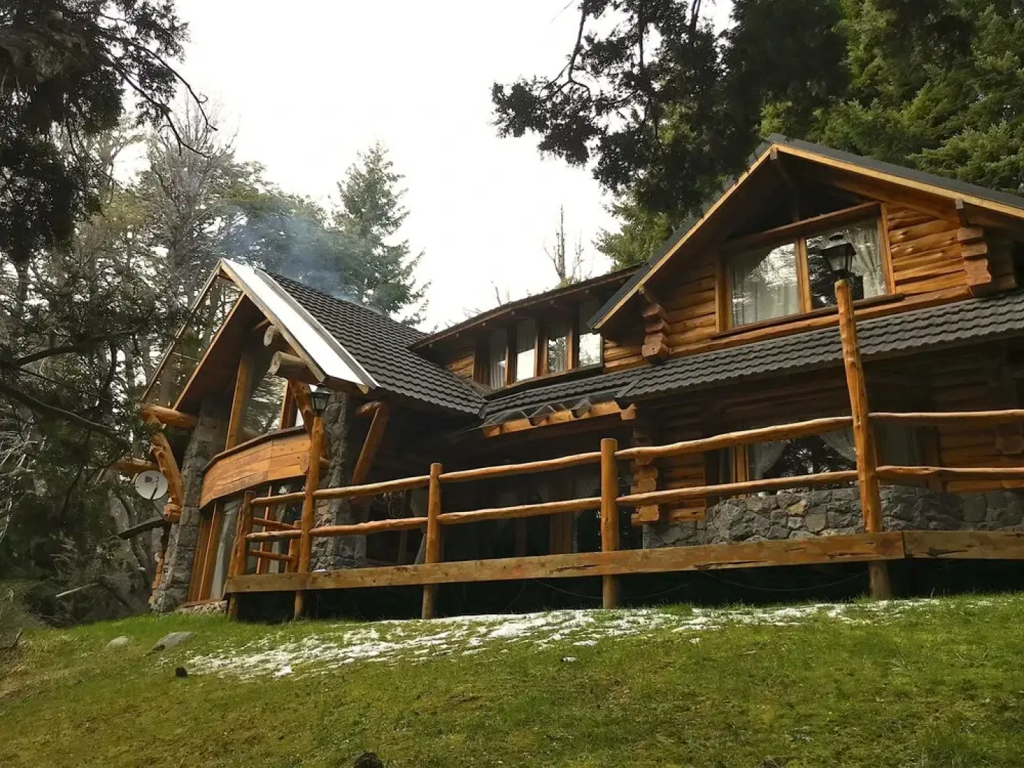 Amazing 5 Bedrooms Chalet in Villa Traful VT1 by Apartments Bariloche