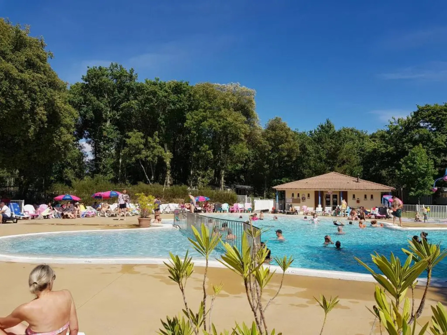 4 Star Village Cozy Chalet Near Beach