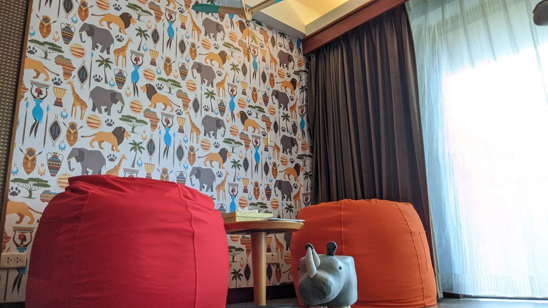 Howard Kenting Wonder House