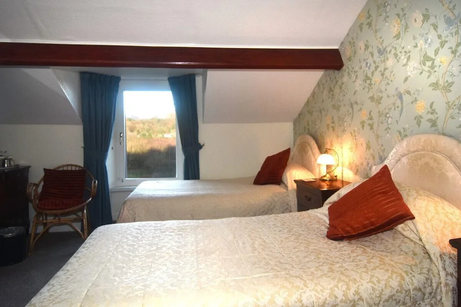 Forest How Guest House