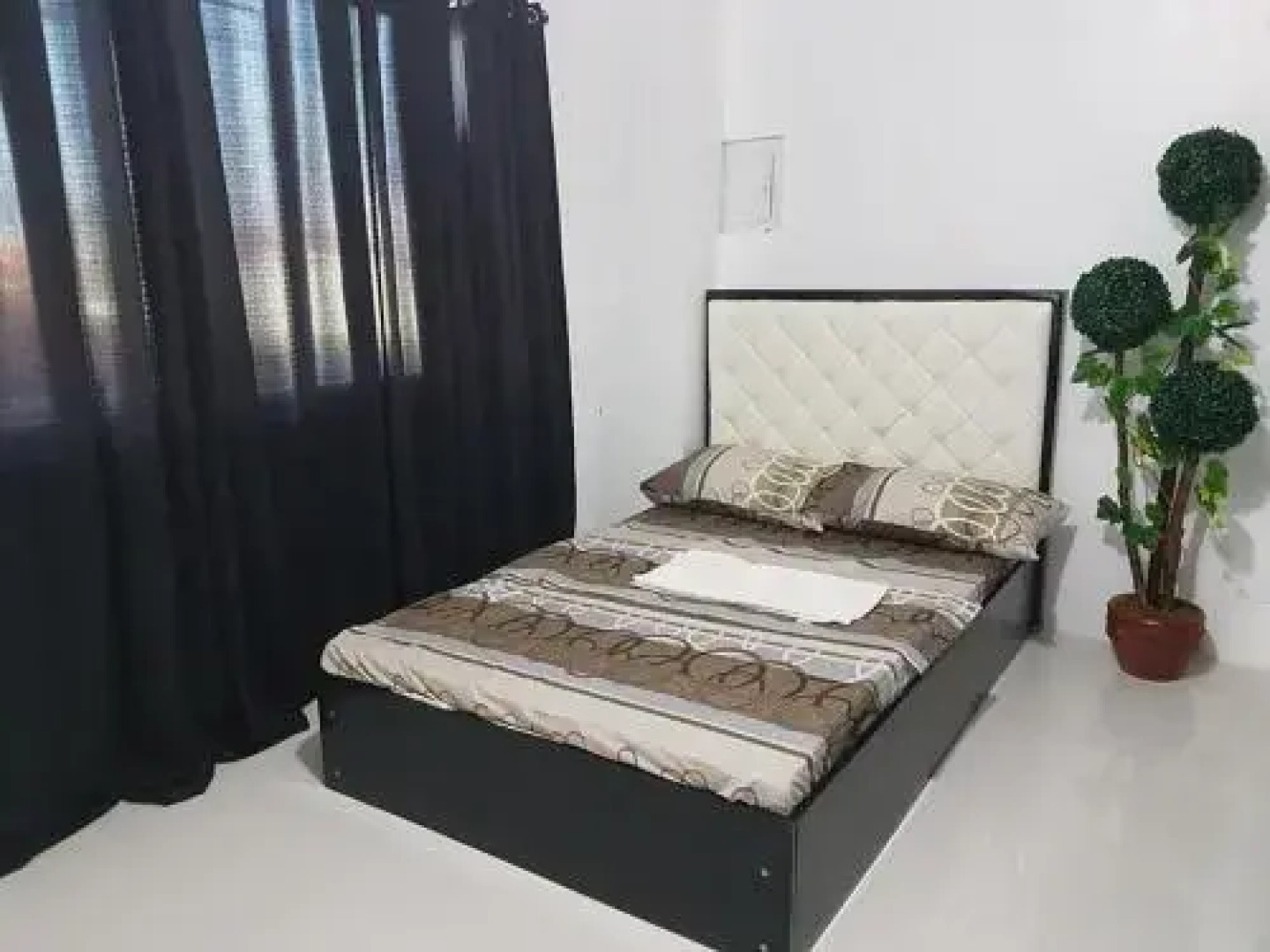 N&J Lopez Lodging House