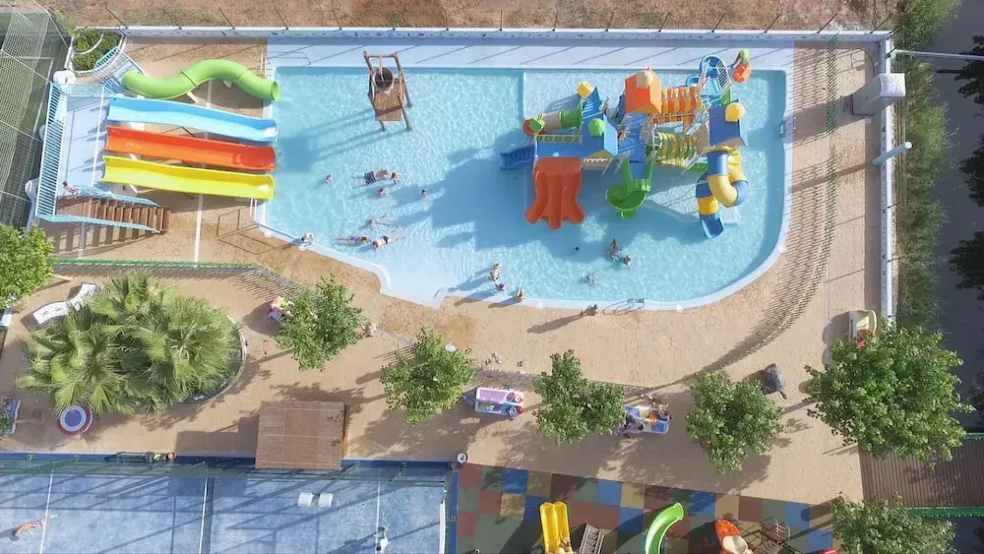 Camping y Bungalows Monmar